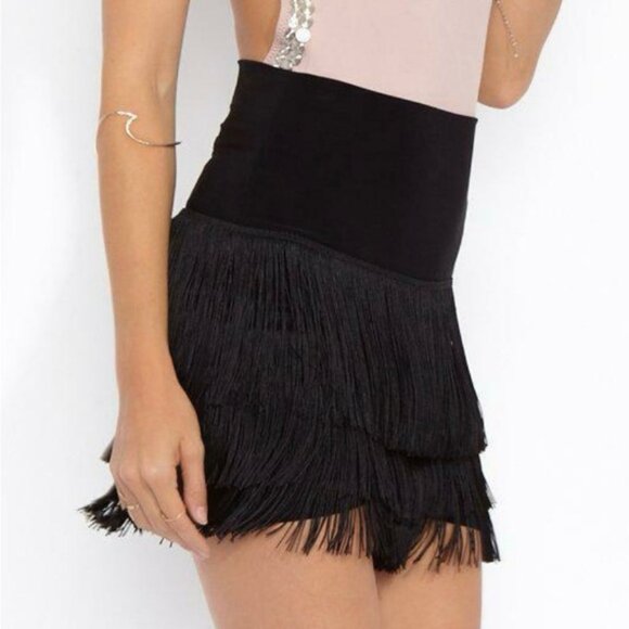 Norma Kamali High Waisted All Over Black Fringe Tap Shorts Medium Stretch NWT🖤 - Picture 1 of 11